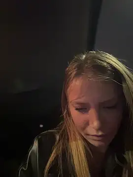 Snapshot of AnastasiaAniess chatting on 11-15-25, 06:04 AnastasiaAniess online show from 11-15-25, 06:04