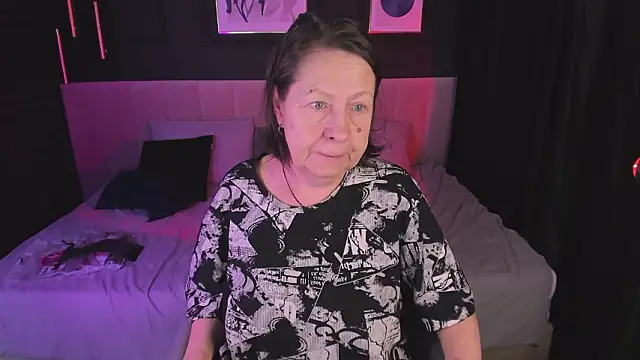 Snapshot of LindaPassionate chatting on 03-03-26, 05:13 LindaPassionate online show from 03-03-26, 05:13