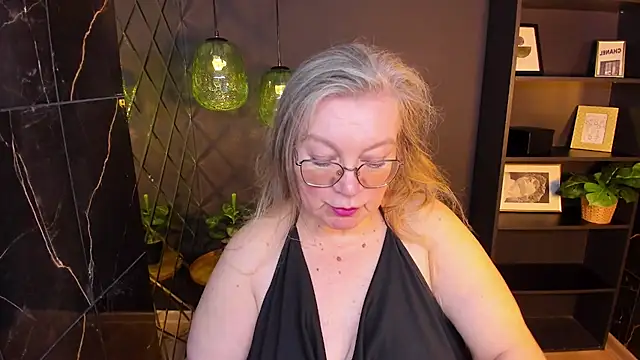 NataliMellow online show from 04-19-26, 01:10