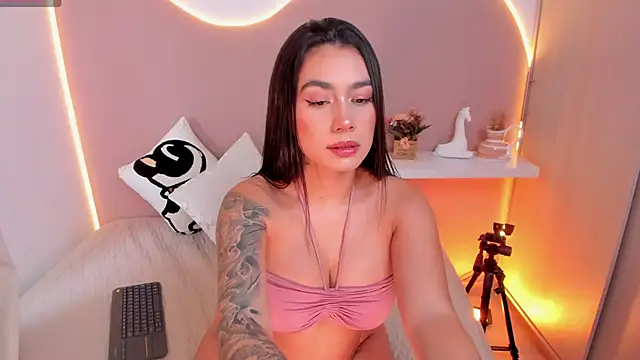 EllieMitchell online show from 12-17-24, 07:04