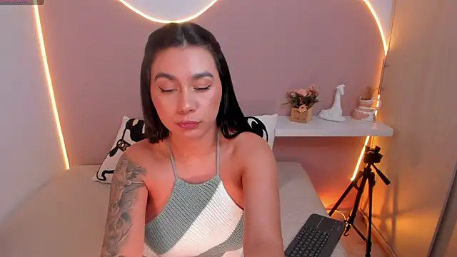 EllieMitchell online show from 01-10-25, 10:15