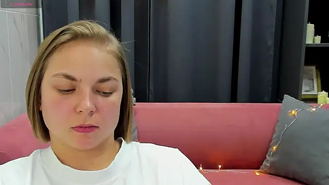 Snapshot of TataArdent chatting on 12-26-24, 11:24 TataArdent online show from 12-26-24, 11:24