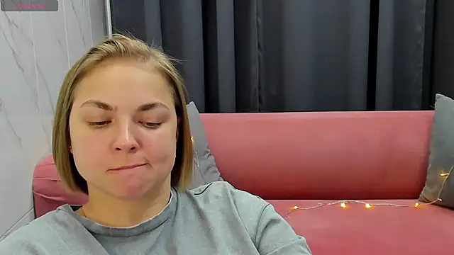 Snapshot of TataArdent chatting on 12-27-24, 11:31 TataArdent online show from 12-27-24, 11:31