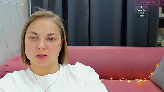 Snapshot of TataArdent chatting on 01-13-25, 11:17 TataArdent online show from 01-13-25, 11:17