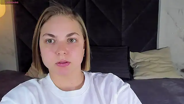 Snapshot of TataArdent chatting on 01-31-25, 08:22 TataArdent online show from 01-31-25, 08:22