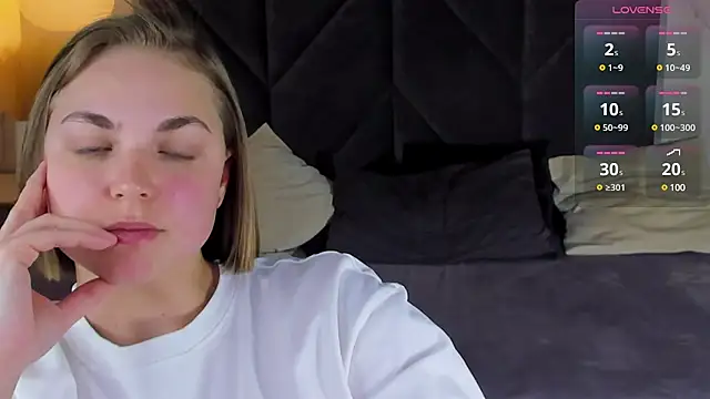 Snapshot of TataArdent chatting on 02-01-25, 02:37 TataArdent online show from 02-01-25, 02:37