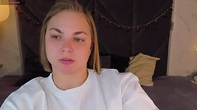 Snapshot of TataArdent chatting on 02-20-25, 08:36 TataArdent online show from 02-20-25, 08:36