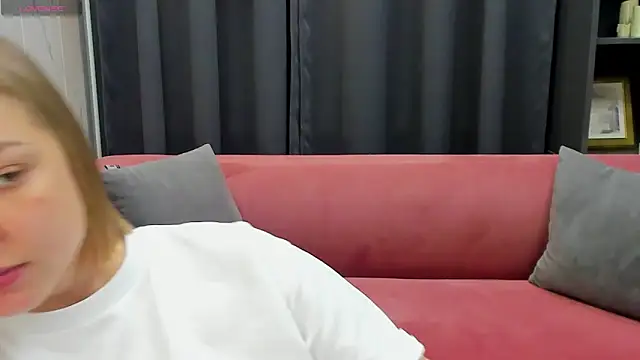 Snapshot of TataArdent chatting on 02-21-25, 08:27 TataArdent online show from 02-21-25, 08:27