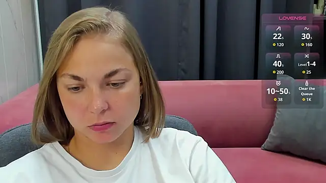 Snapshot of TataArdent chatting on 10-10-25, 08:30 TataArdent online show from 10-10-25, 08:30