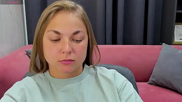 Snapshot of TataArdent chatting on 10-22-25, 08:19 TataArdent online show from 10-22-25, 08:19