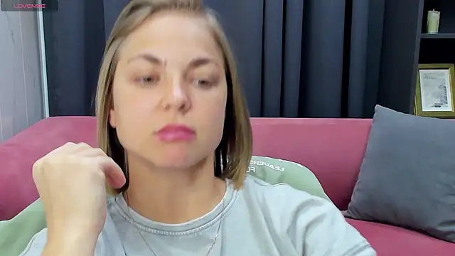 Snapshot of TataArdent chatting on 11-20-25, 08:19 TataArdent online show from 11-20-25, 08:19