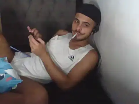 Snapshot of LoudLikeness chatting on 02-28-25, 09:15 LoudLikeness online show from 02-28-25, 09:15