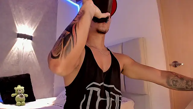 CRAZYBOYLOVE online show from 09-15-25, 11:32