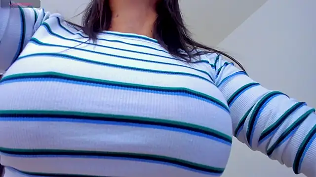 Snapshot of Sarah_Stone_ chatting on 01-04-25, 10:45 Sarah Stone online show from 01-04-25, 10:45