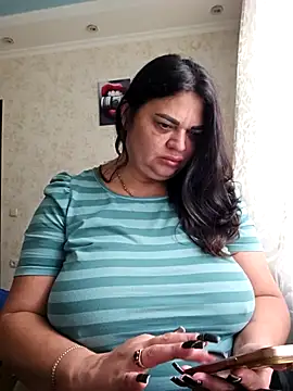 Snapshot of littleRikka chatting on 09-29-25, 08:41 littleRikka online show from 09-29-25, 08:41