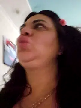 Snapshot of littleRikka chatting on 10-10-25, 08:30 littleRikka online show from 10-10-25, 08:30