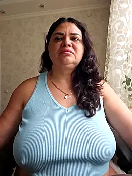 Snapshot of littleRikka chatting on 10-28-25, 07:34 littleRikka online show from 10-28-25, 07:34