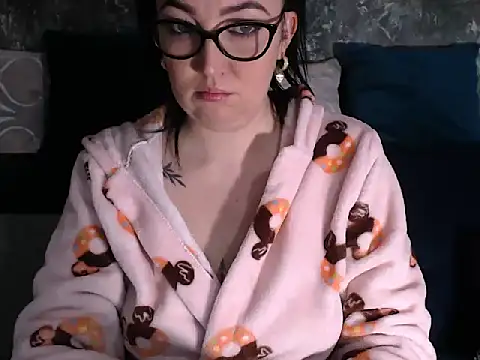 CreamyWetGirl online show from 12-18-24, 07:26