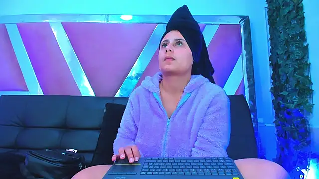 Snapshot of AbbyTaylorr chatting on 02-21-26, 06:31 AbbyTaylorr online show from 02-21-26, 06:31