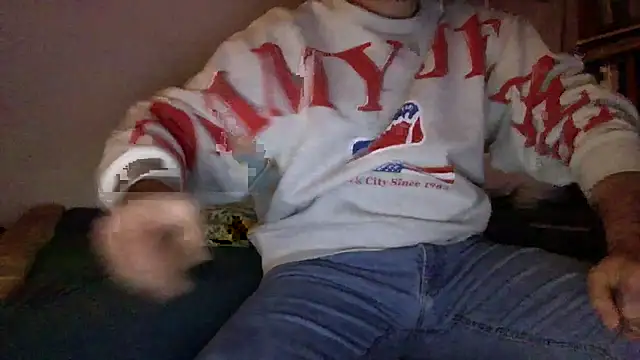 Snapshot of fuckerplayer1 chatting on 02-25-26, 02:21 fuckerplayer1 online show from 02-25-26, 02:21