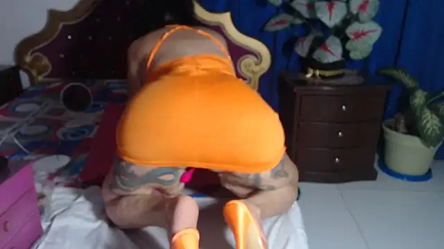 Snapshot of big_boobsmature chatting on 02-25-25, 05:08 big boobsmature online show from 02-25-25, 05:08