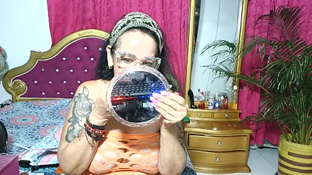 Snapshot of big_boobsmature chatting on 10-10-25, 09:41 big boobsmature online show from 10-10-25, 09:41