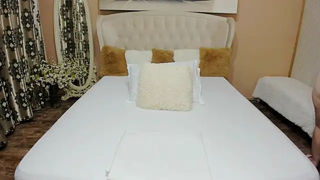 Snapshot of AnneRainn chatting on 10-19-25, 07:14 AnneRainn online show from 10-19-25, 07:14