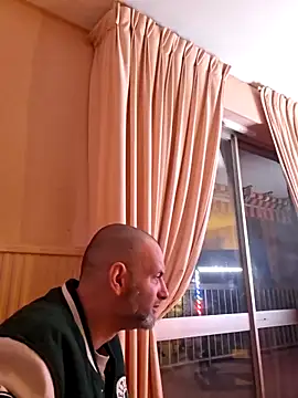 Snapshot of Perv10 chatting on 12-18-25, 01:22 Perv10 online show from 12-18-25, 01:22