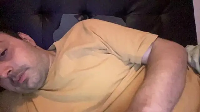 Snapshot of Thom422 chatting on 02-07-26, 08:23 Thom422 online show from 02-07-26, 08:23