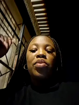 Snapshot of SWEETDOLLY29XX chatting on 03-22-25, 06:03 SWEETDOLLY29XX online show from 03-22-25, 06:03