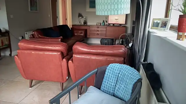 Snapshot of lucyslegs chatting on 10-29-25, 04:42 lucyslegs online show from 10-29-25, 04:42