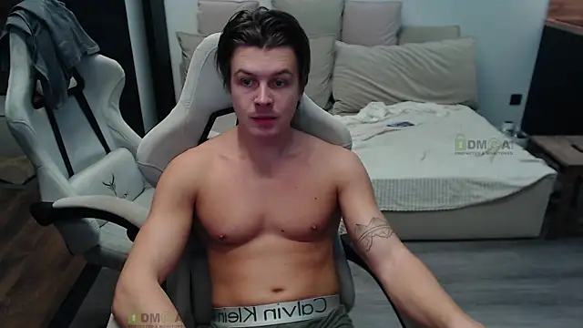 Sunny-Girl1 online show from 11-18-25, 07:07