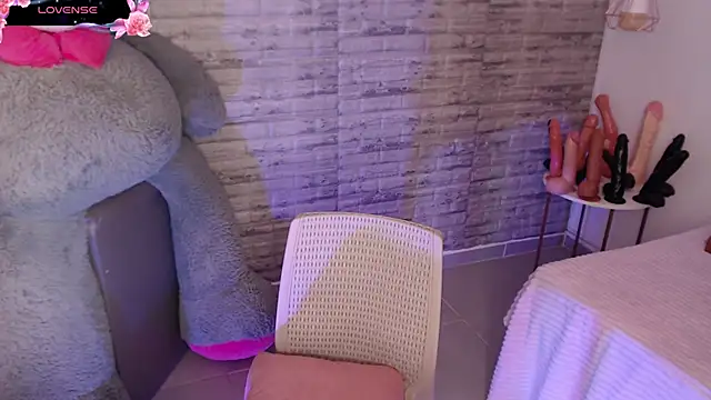 TinnaCobb online show from 12-20-25, 02:46