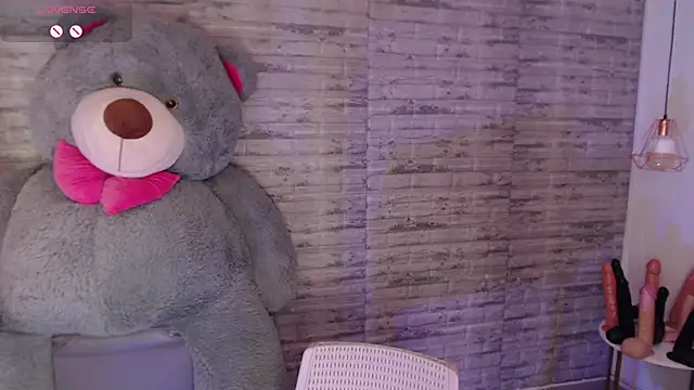 TinnaCobb online show from 04-06-26, 04:30