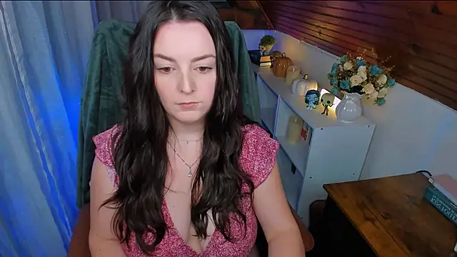 Snapshot of ErinMarshall chatting on 11-25-25, 03:34 ErinMarshall online show from 11-25-25, 03:34