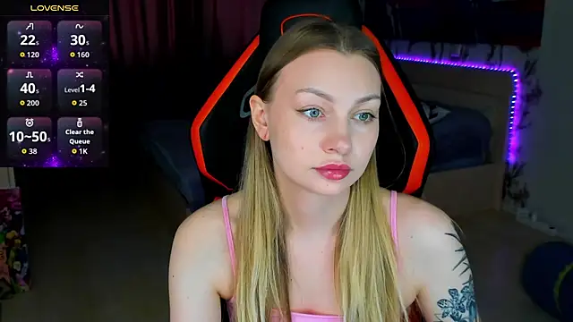 BiMolly online show from 04-22-26, 01:45