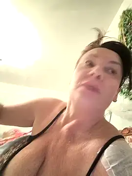  lady red  online show from 01-17-26, 10:24