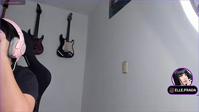 Elle online show from 03-18-25, 05:10