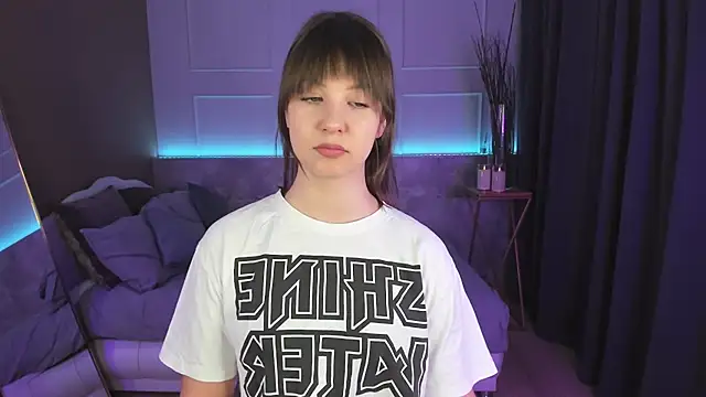 ElizaMild online show from 02-23-25, 01:32