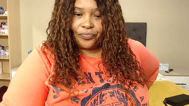 Snapshot of zandile chatting on 06-23-26, 03:54 zandile online show from 06-23-26, 03:54