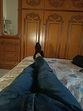 Snapshot of Bobby967 chatting on 11-21-25, 01:10 Bobby967 online show from 11-21-25, 01:10