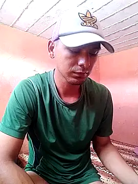 Snapshot of Sirius_5 chatting on 10-14-25, 05:03 Sirius 5 online show from 10-14-25, 05:03