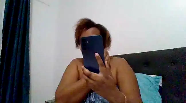 Snapshot of Nathyjess195 chatting on 12-10-24, 02:17 Nathyjess195 online show from 12-10-24, 02:17