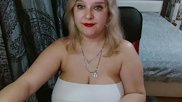 Snapshot of Boolochka chatting on 04-22-26, 07:26 Boolochka online show from 04-22-26, 07:26