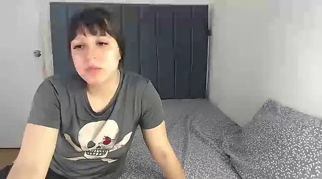 Snapshot of Chanelsexyy chatting on 02-17-25, 05:21 Chanelsexyy online show from 02-17-25, 05:21