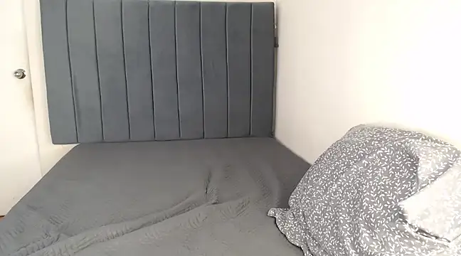 Snapshot of Chanelsexyy chatting on 02-24-25, 07:30 Chanelsexyy online show from 02-24-25, 07:30