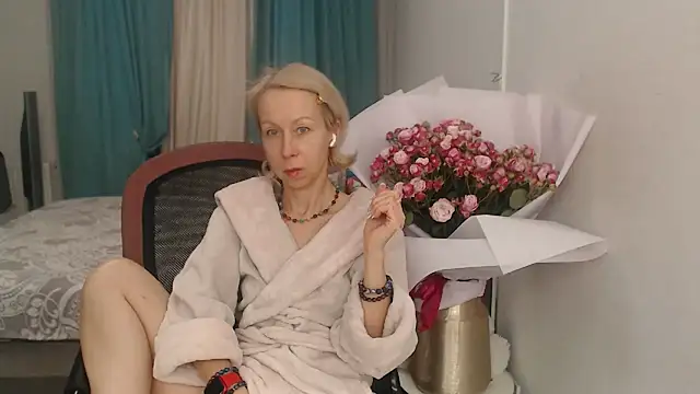 LuxuryNika online show from 11-10-25, 01:43