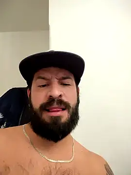 Snapshot of juanci_to chatting on 10-18-25, 11:38 juanci to online show from 10-18-25, 11:38