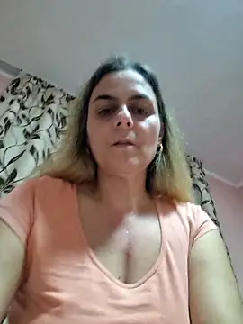 Snapshot of IsabelleCraft chatting on 03-04-25, 07:11 IsabelleCraft online show from 03-04-25, 07:11