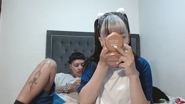 dulce maria x online show from 04-18-26, 11:03